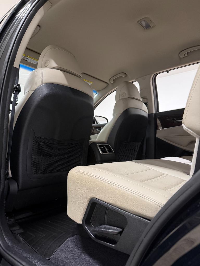 2017 Kia Sorento - $14,425