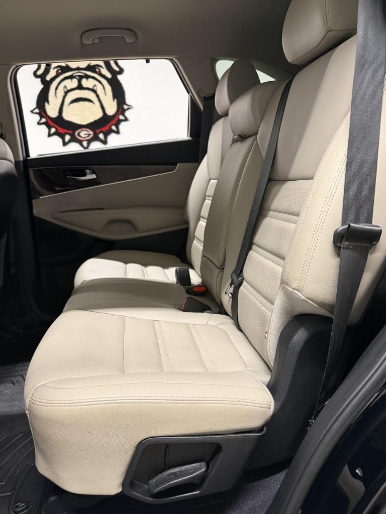 2017 Kia Sorento - $14,425
