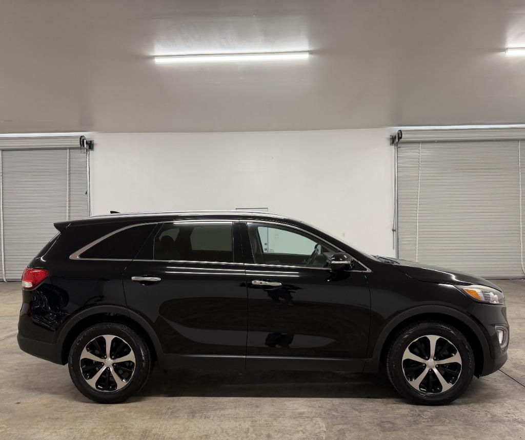 2017 Kia Sorento - $14,425