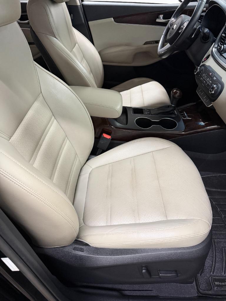 2017 Kia Sorento - $14,425
