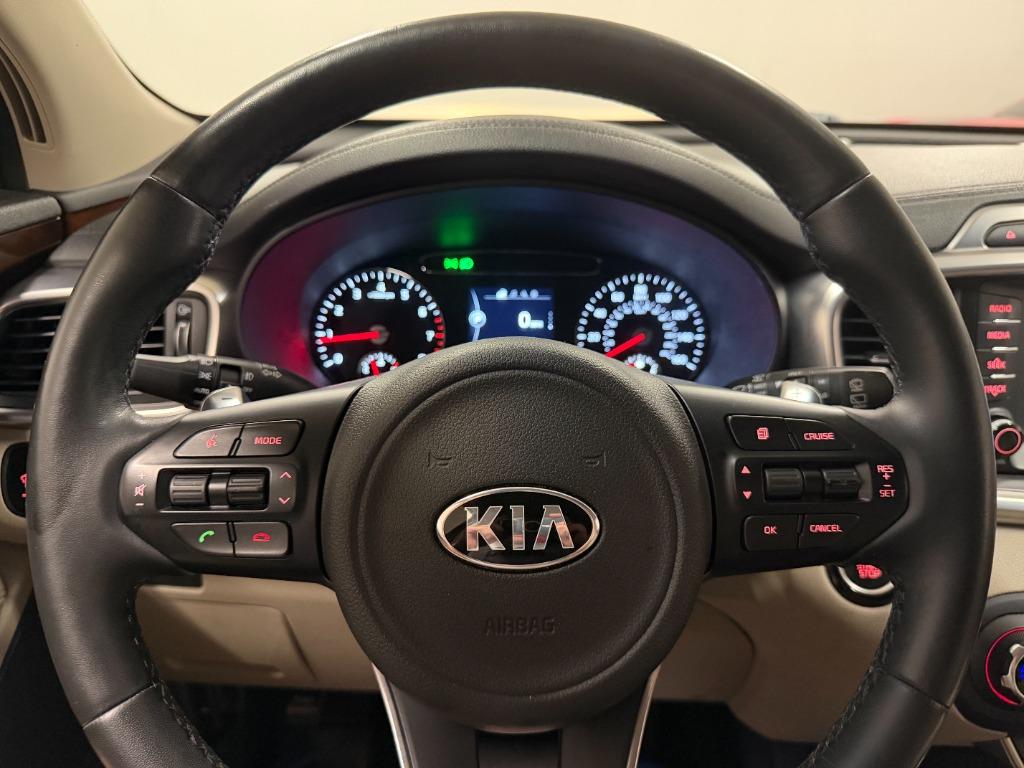 2017 Kia Sorento - $14,425