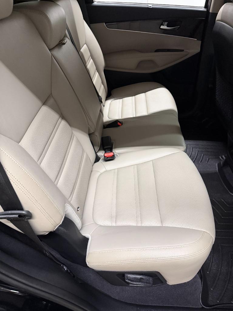 2017 Kia Sorento - $14,425