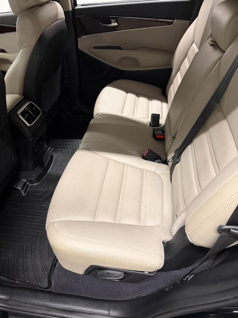 2017 Kia Sorento - $14,425