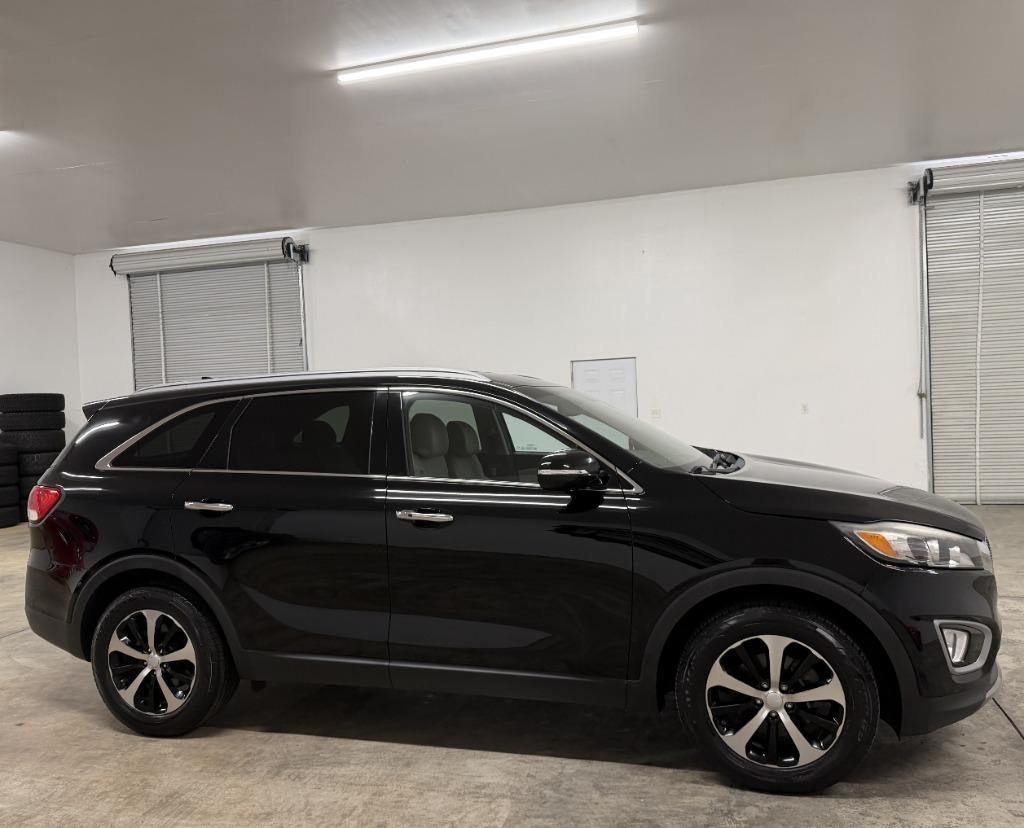2017 Kia Sorento - $14,425