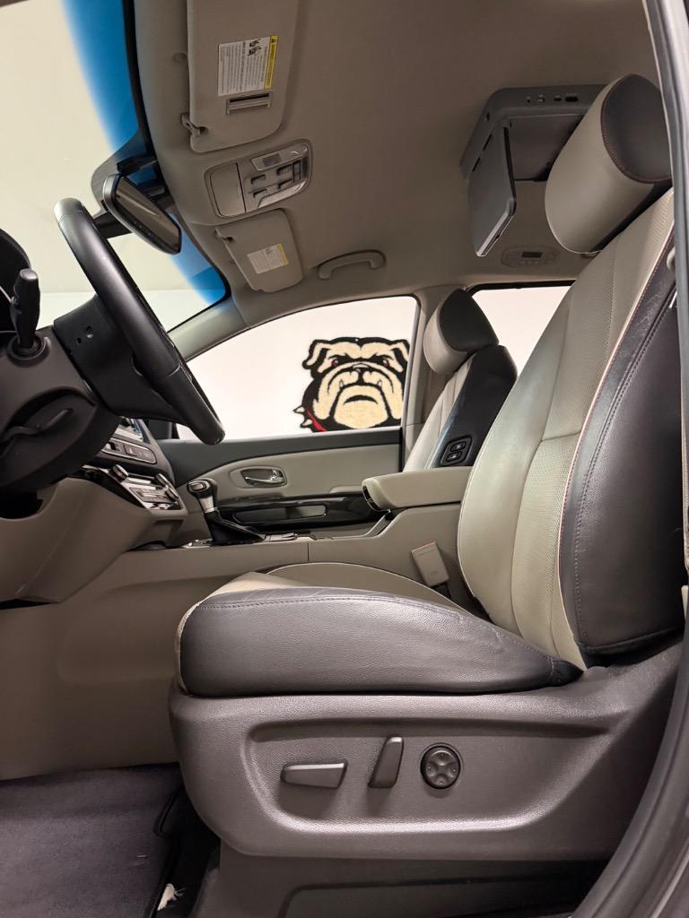 2018 Kia Sedona - $12,950