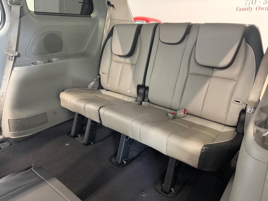 2018 Kia Sedona - $12,950