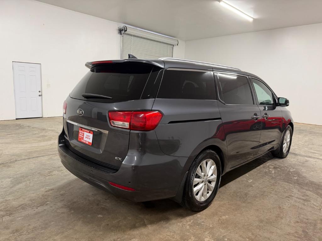 2018 Kia Sedona - $12,950