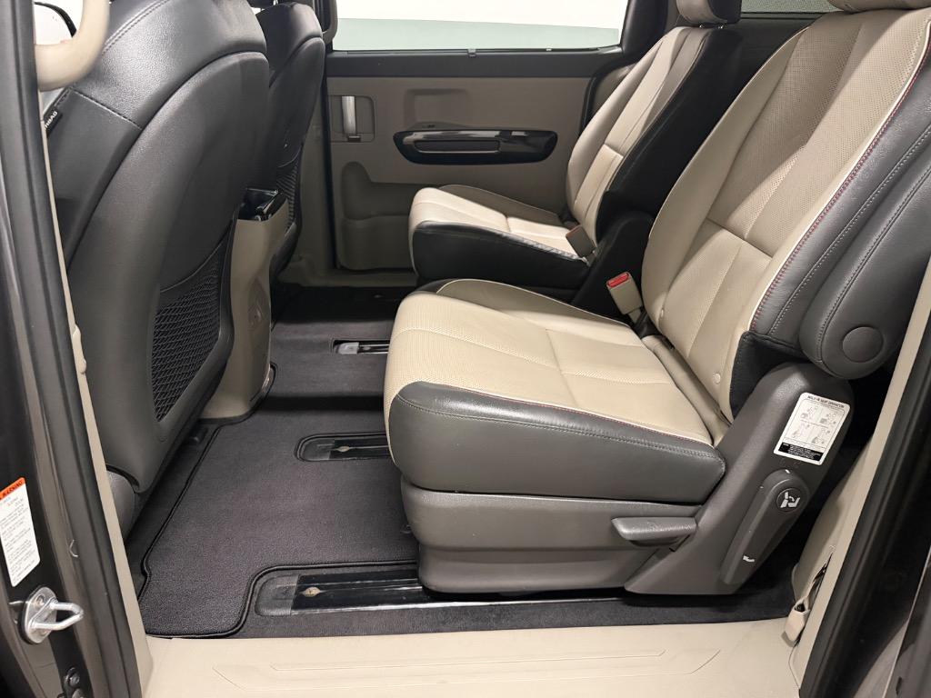 2018 Kia Sedona - $12,950