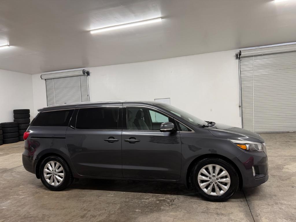 2018 Kia Sedona - $12,950