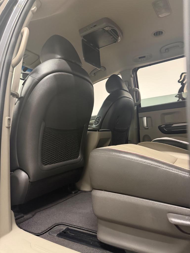 2018 Kia Sedona - $12,950