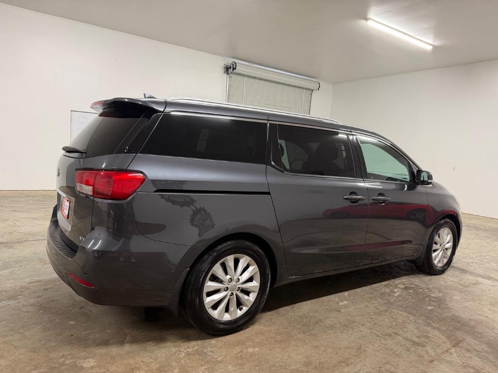 2018 Kia Sedona - $12,950