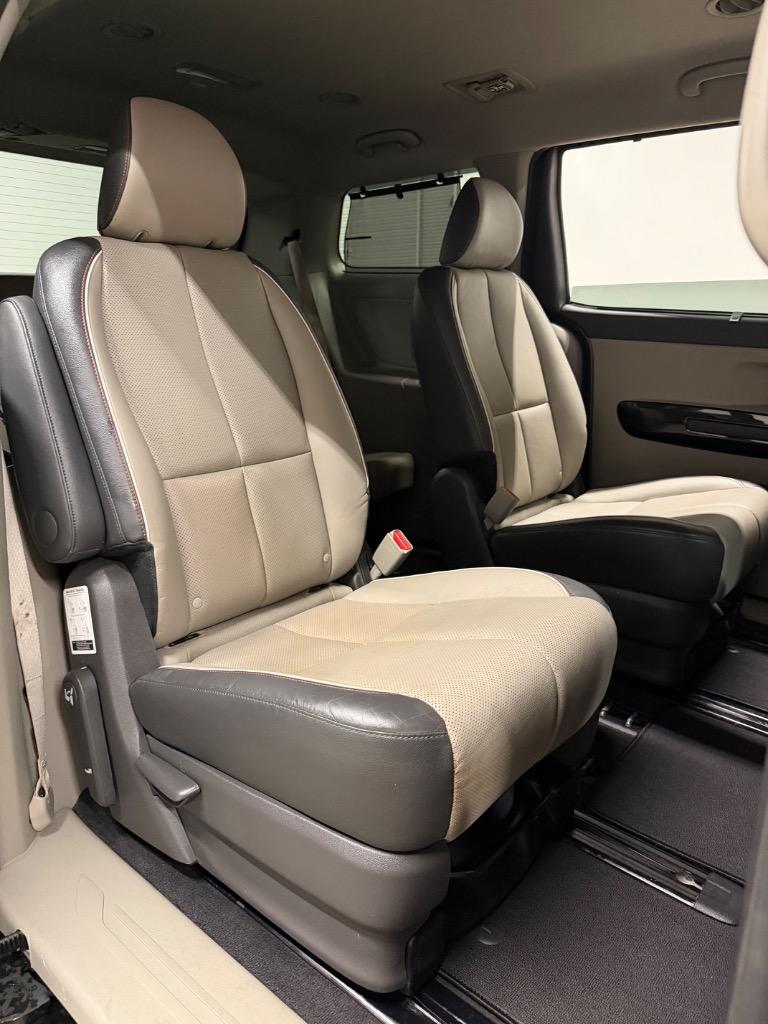 2018 Kia Sedona - $12,950