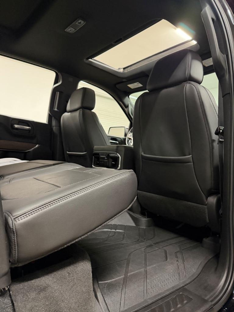 2020 Chevrolet Silverado 1500 High Country Crew Cab 4WD - $40,950