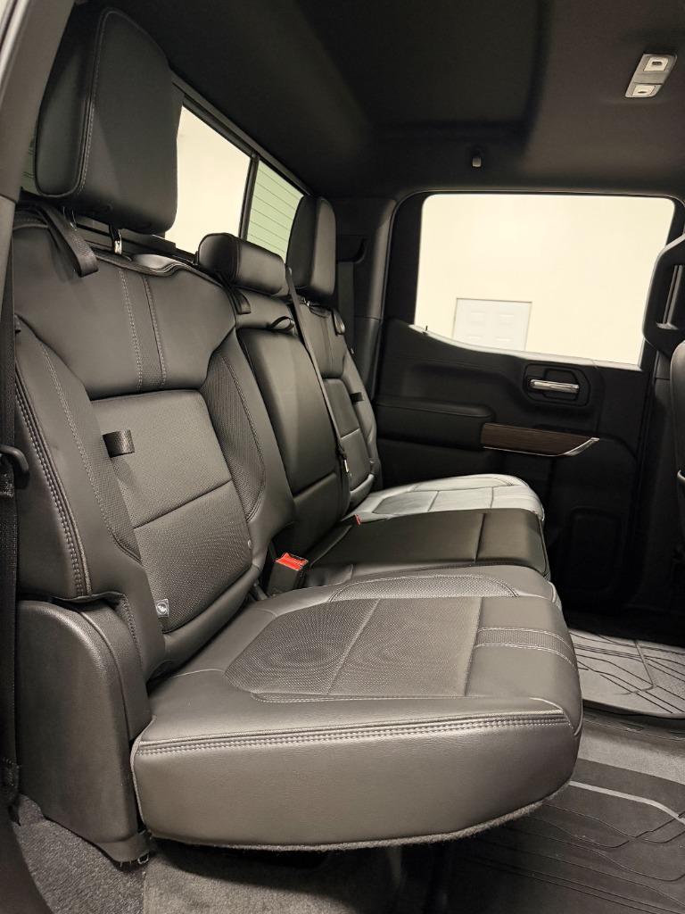 2020 Chevrolet Silverado 1500 High Country Crew Cab 4WD - $40,950