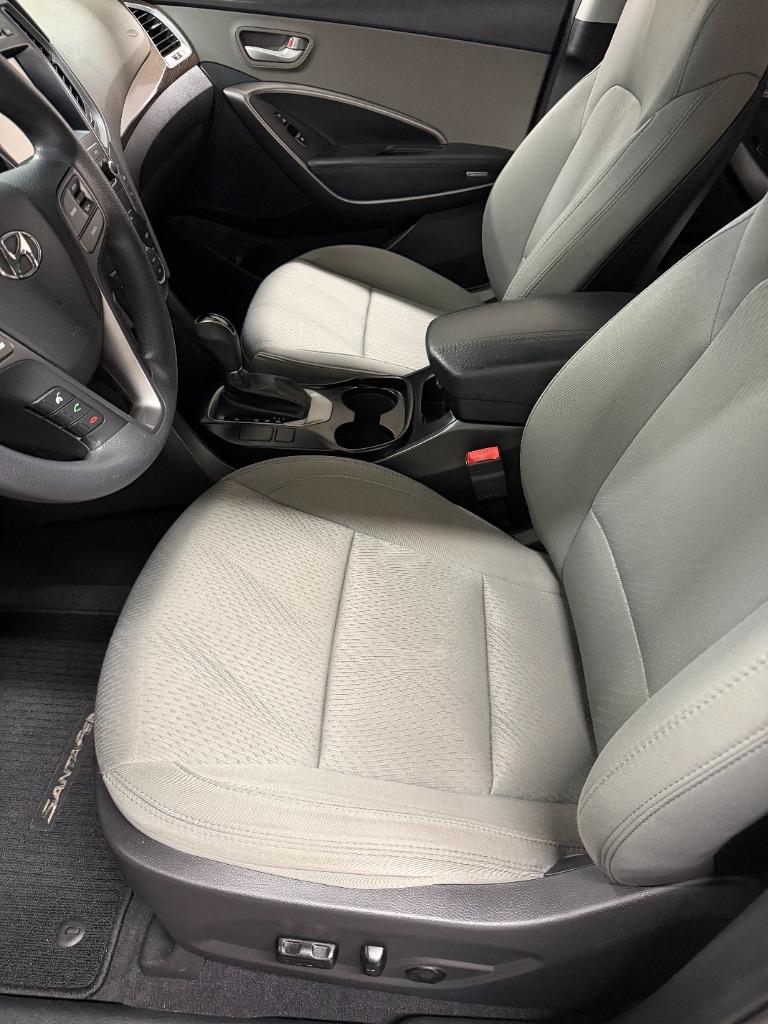 2017 Hyundai Santa Fe - $8,950