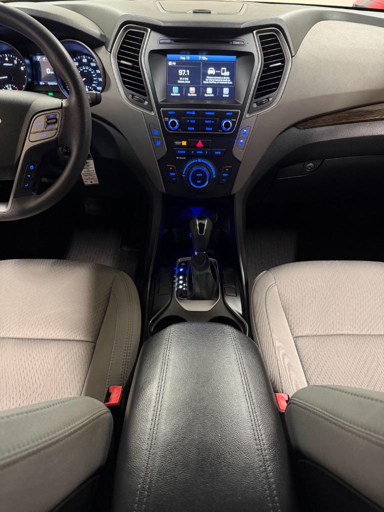 2017 Hyundai Santa Fe - $8,950
