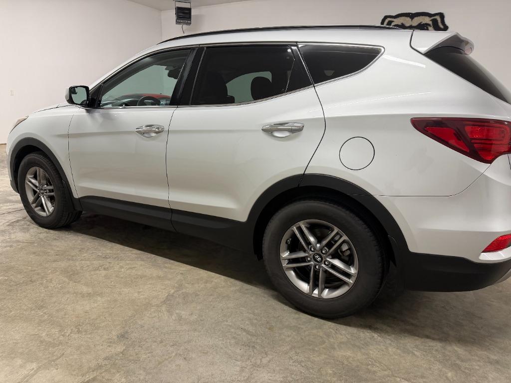 2017 Hyundai Santa Fe - $8,950