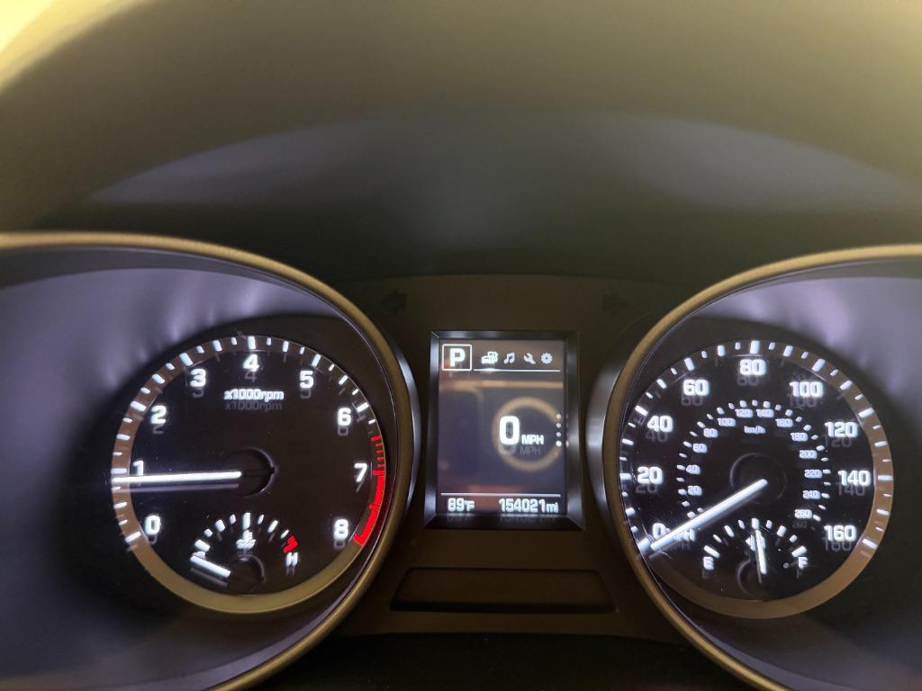 2017 Hyundai Santa Fe - $8,950