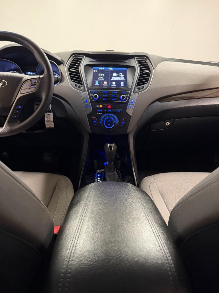 2017 Hyundai Santa Fe - $8,950