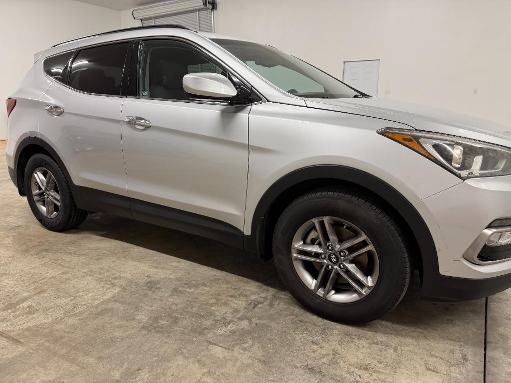 2017 Hyundai Santa Fe - $8,950