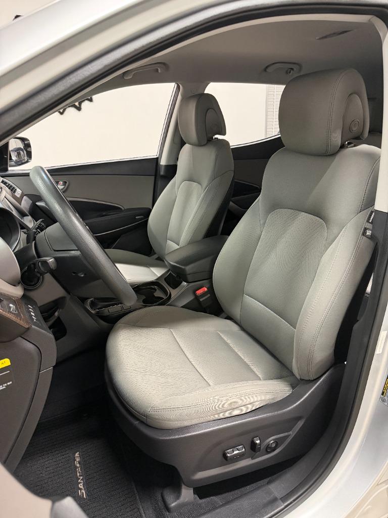 2017 Hyundai Santa Fe - $8,950
