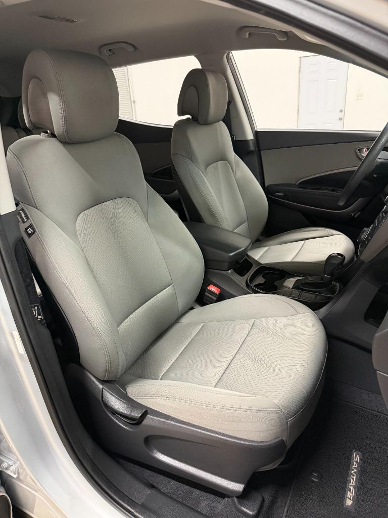 2017 Hyundai Santa Fe - $8,950