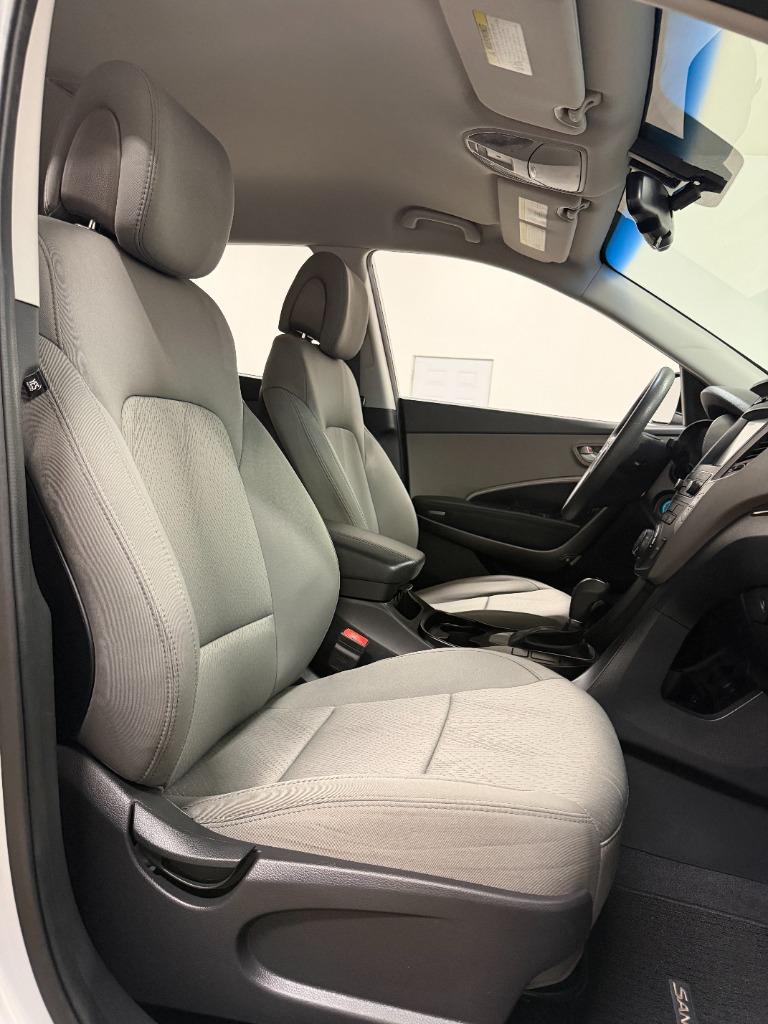 2017 Hyundai Santa Fe - $8,950