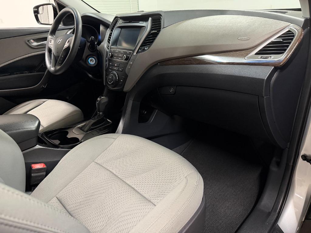 2017 Hyundai Santa Fe - $8,950