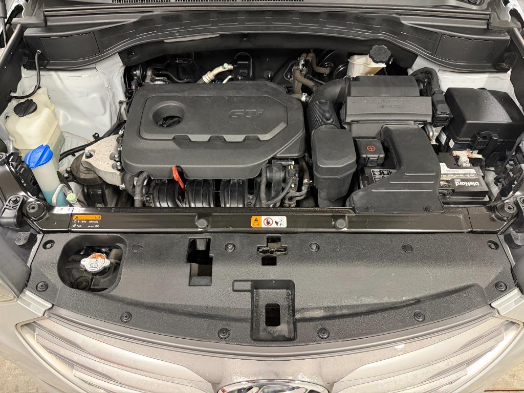 2017 Hyundai Santa Fe - $8,950
