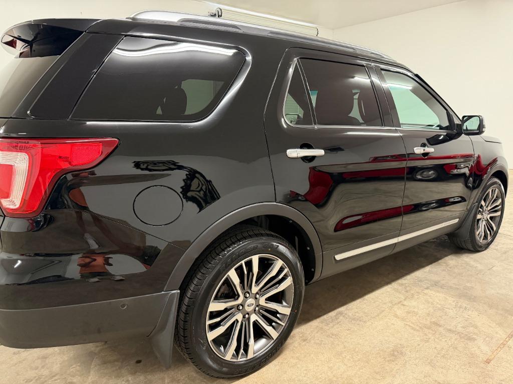 2017 Ford Explorer - $19,950