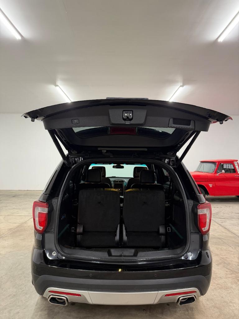2017 Ford Explorer - $19,950