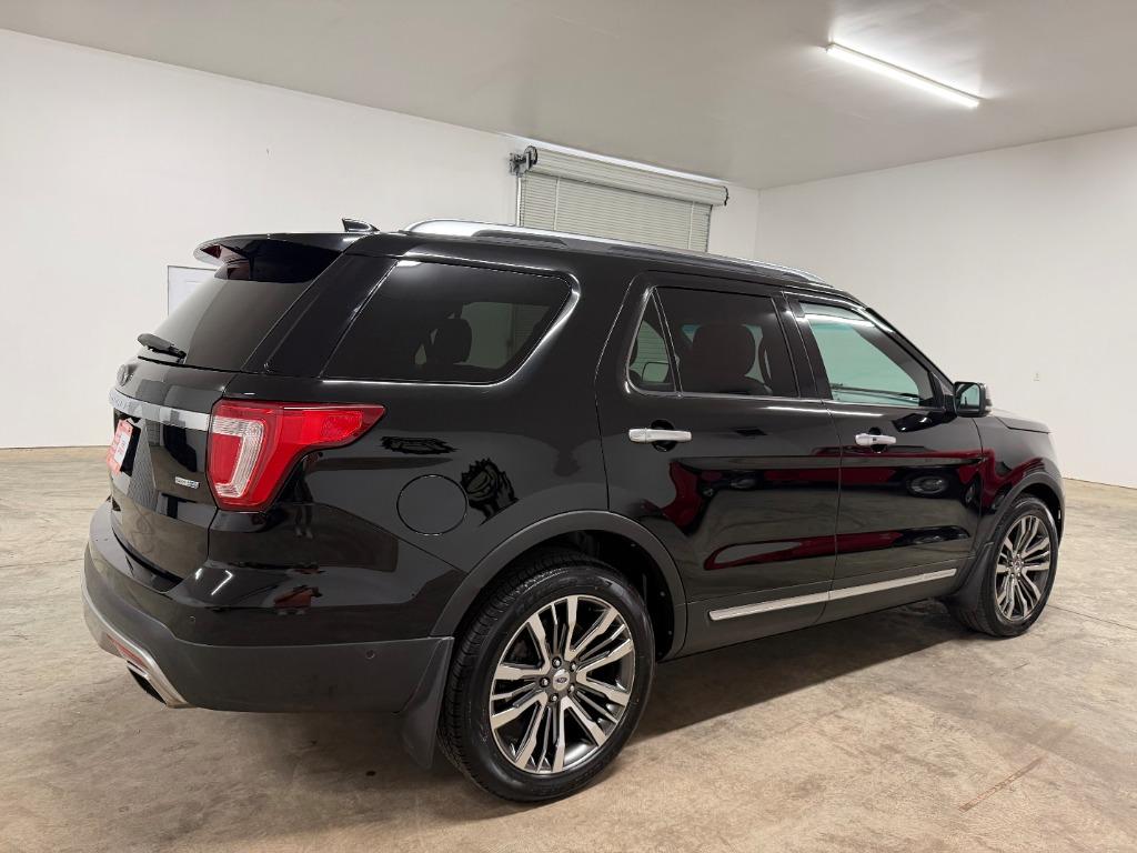 2017 Ford Explorer - $19,950