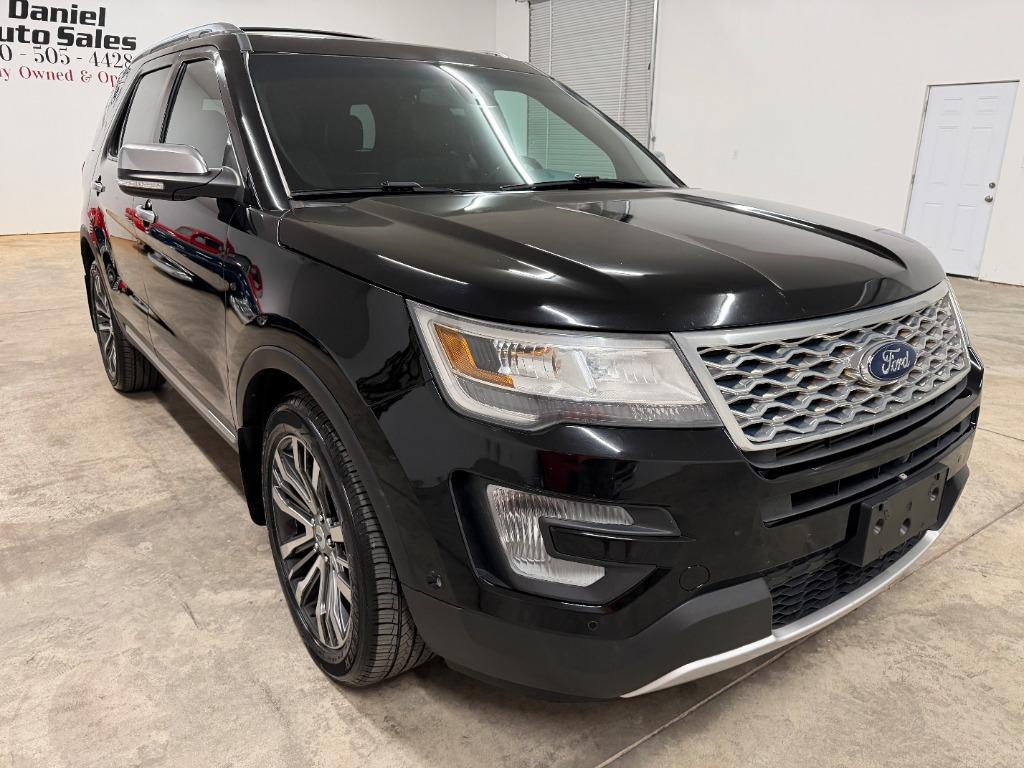2017 Ford Explorer - $19,950