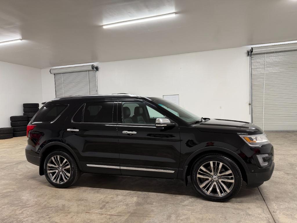 2017 Ford Explorer - $19,950