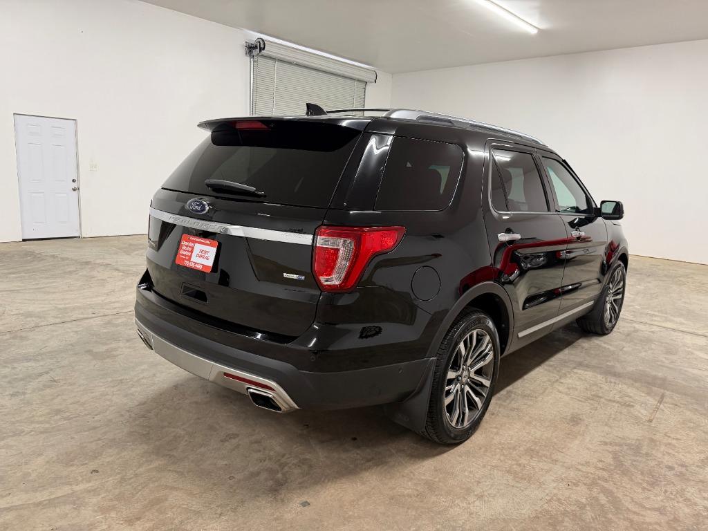 2017 Ford Explorer - $19,950