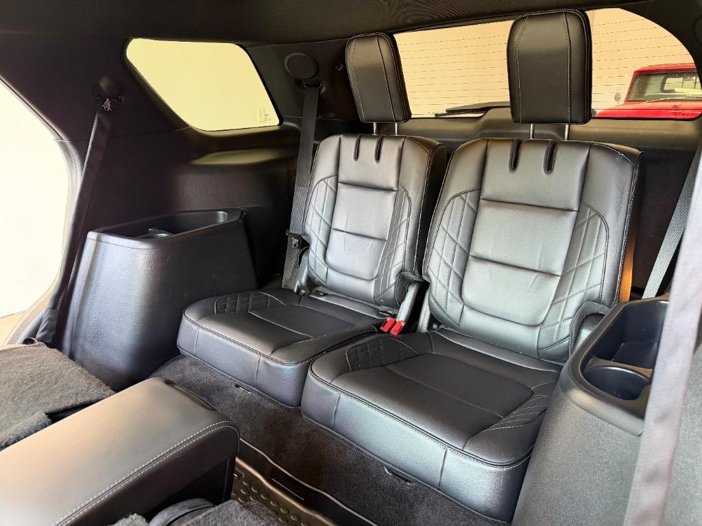 2017 Ford Explorer - $19,950