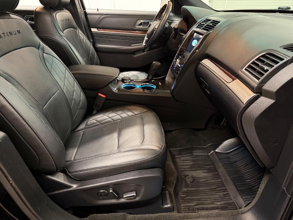 2017 Ford Explorer - $19,950