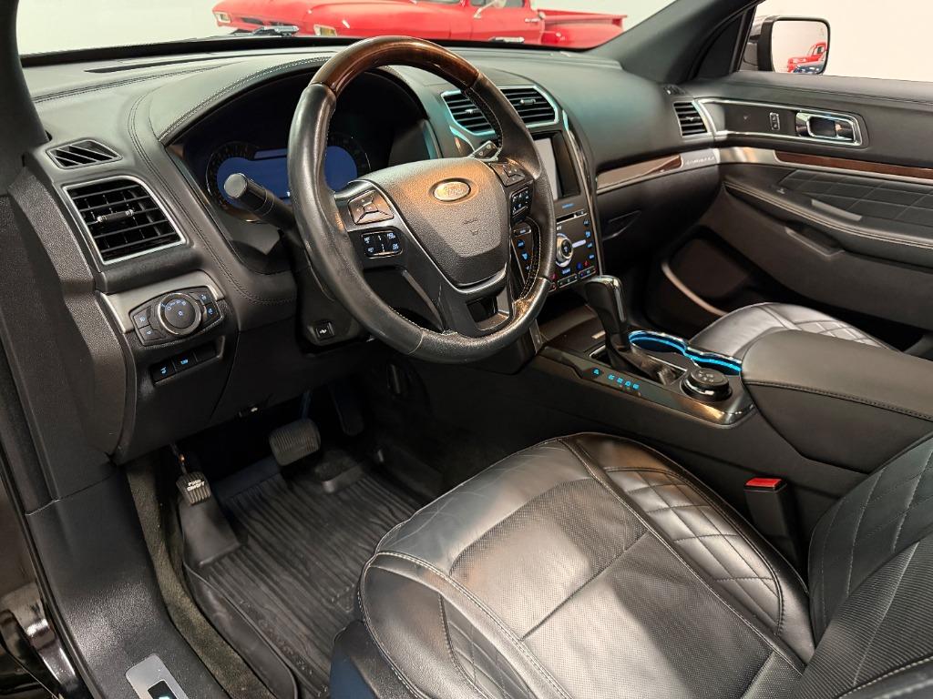 2017 Ford Explorer - $19,950