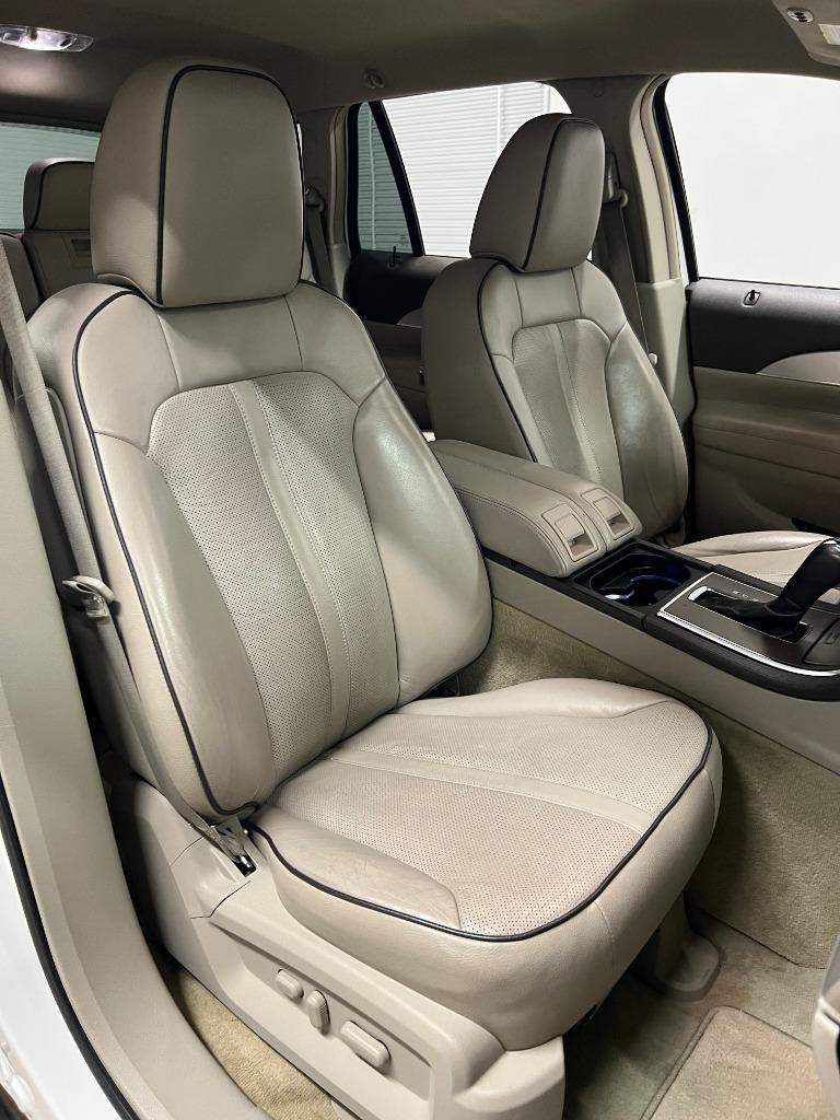 2011 Lincoln MKX photo