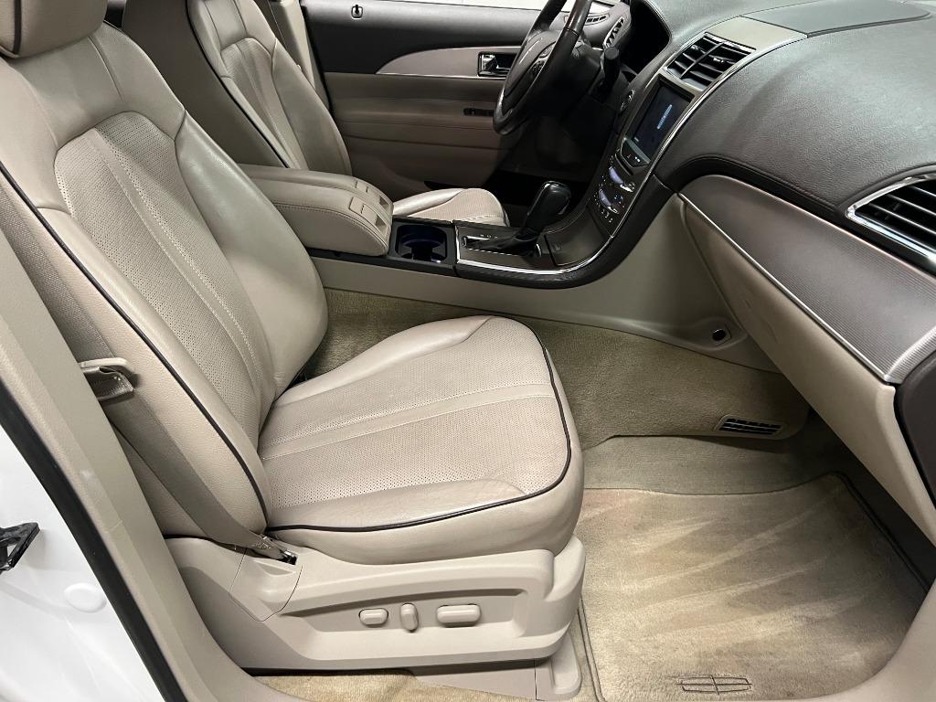 2011 Lincoln MKX photo