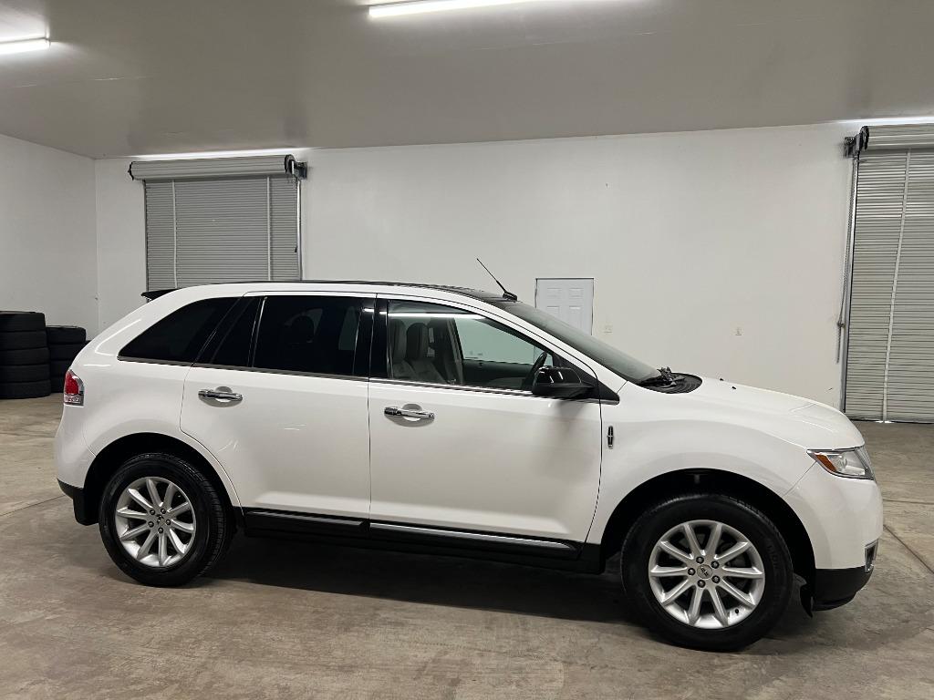 2011 Lincoln MKX photo