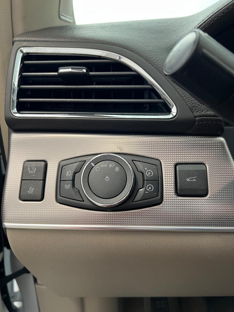 2011 Lincoln MKX photo