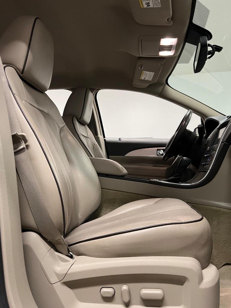 2011 Lincoln MKX photo