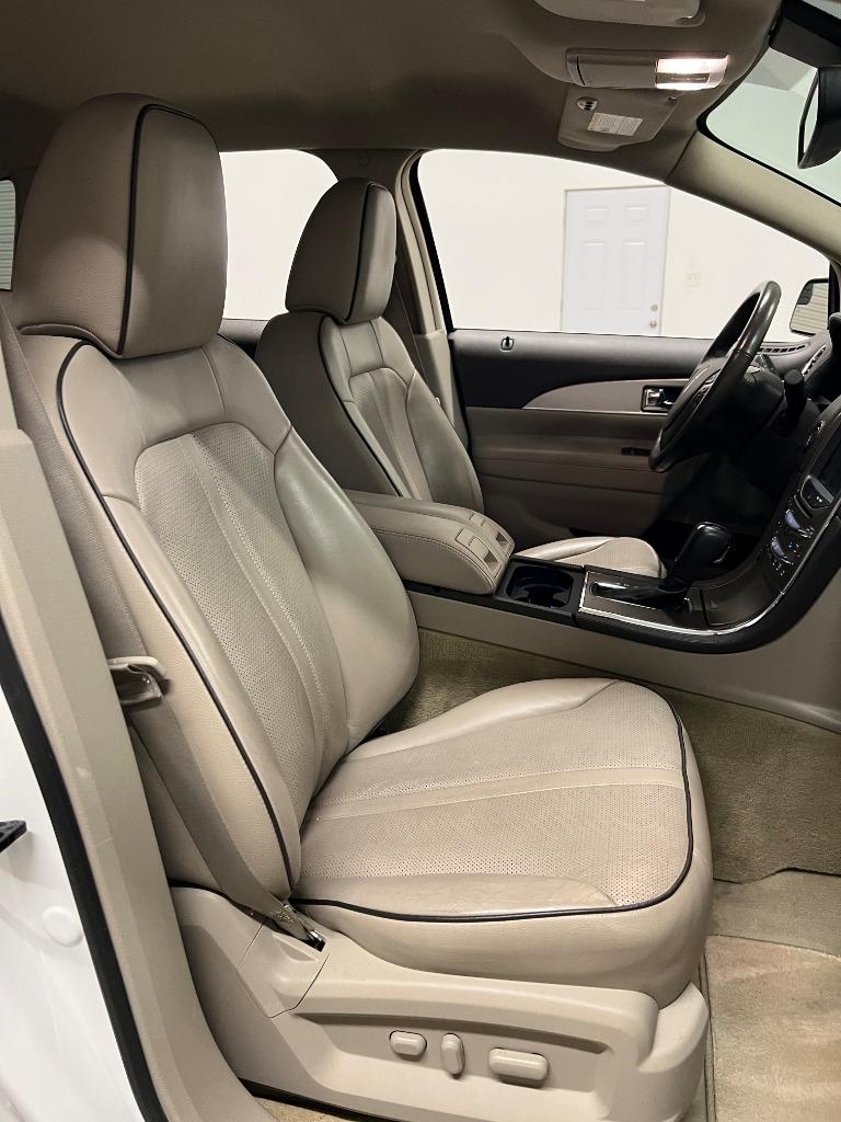 2011 Lincoln MKX photo