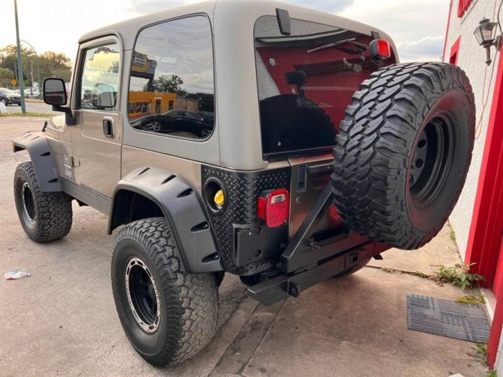 2004 Jeep Wrangler Sahara photo