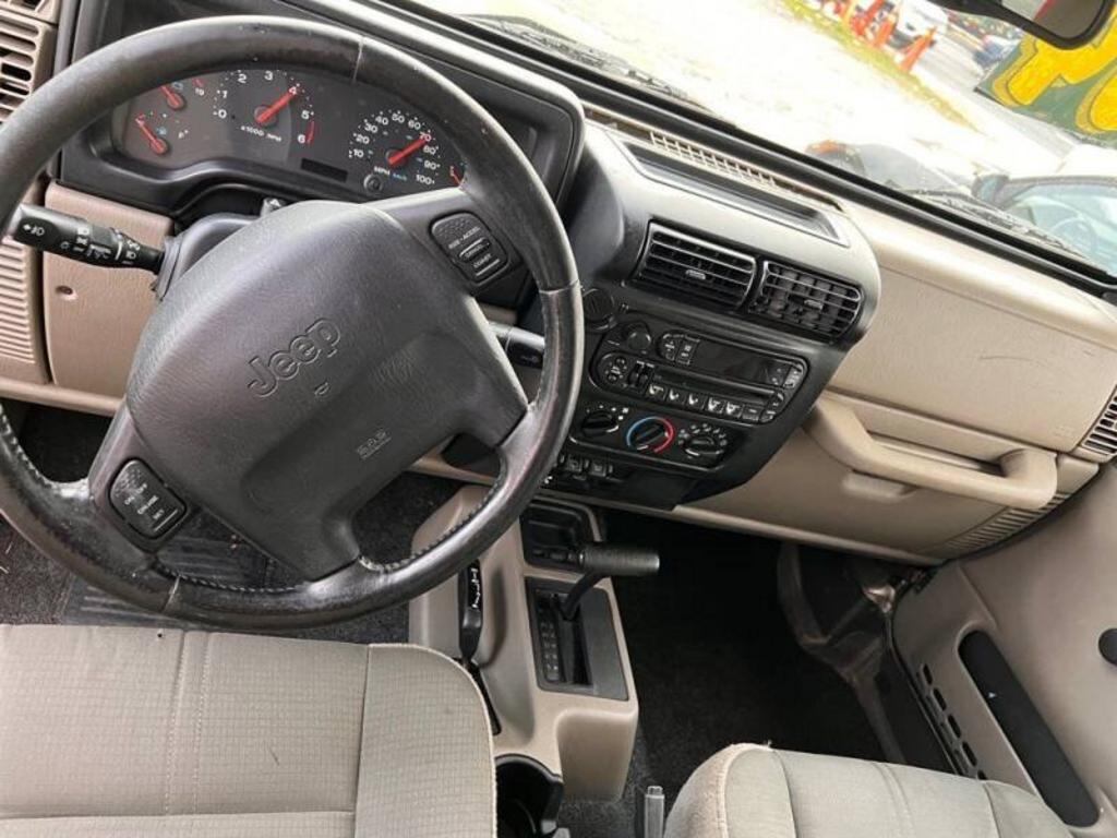 2004 Jeep Wrangler Sahara photo