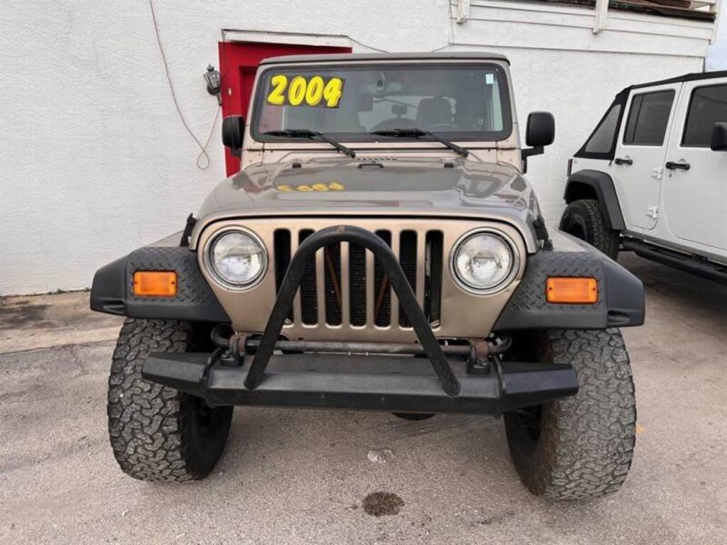 2004 Jeep Wrangler Sahara photo