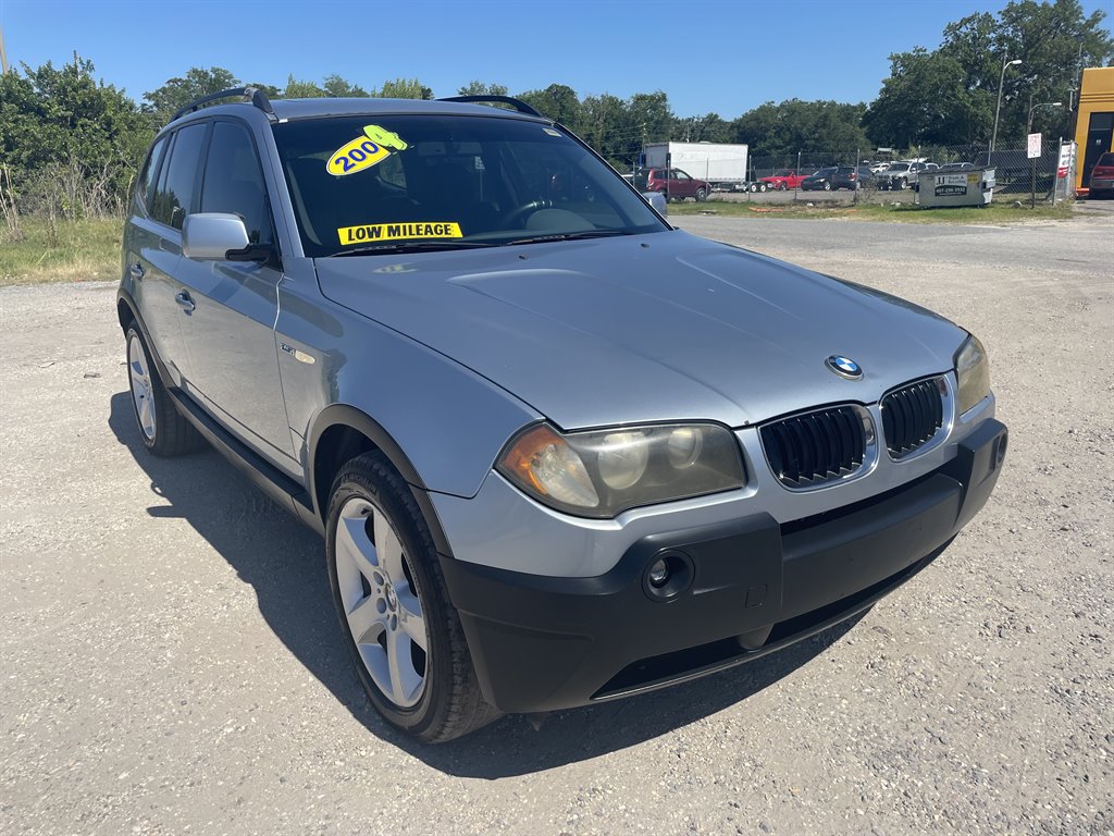 The 2004 BMW X3 2.5i photos