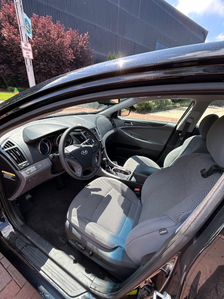2013 Hyundai Sonata - $9,995