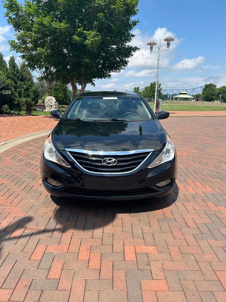 2013 Hyundai Sonata - $9,995